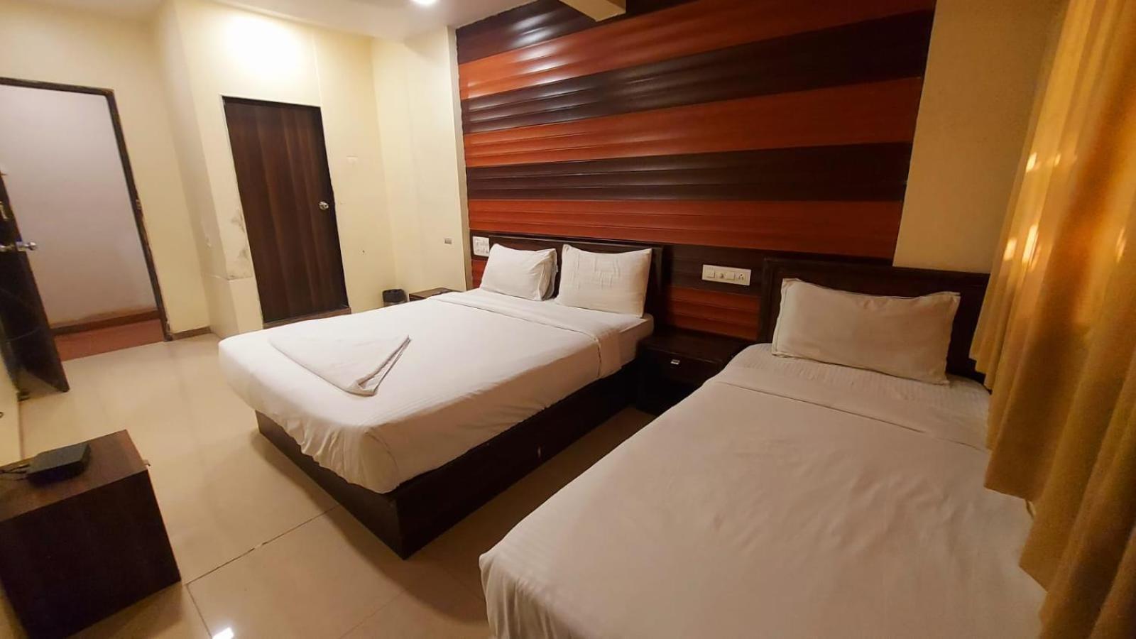 Hotel Rigga Inn Kokilaben Dhirubhai Ambani Hospital — Photos 1